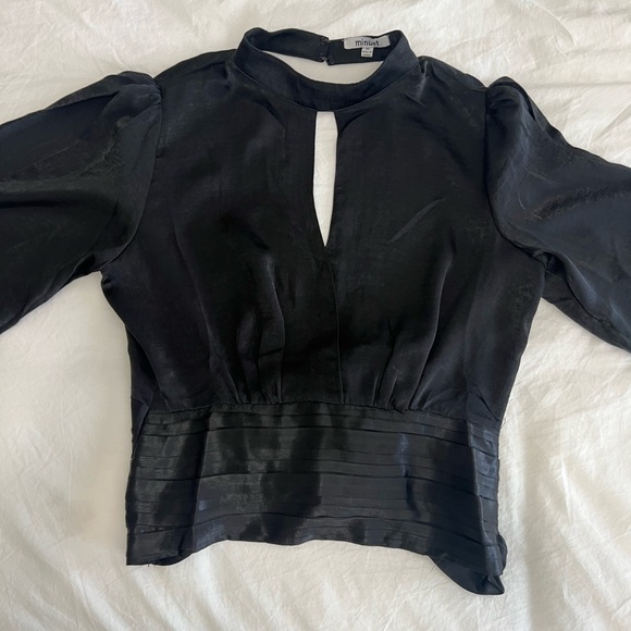 Satin crop top with open tie back - Picture 2 of 3